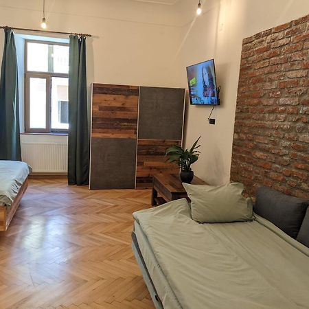 The Industrique Home - 3 Bedroom Apartment Timisoara Exterior photo