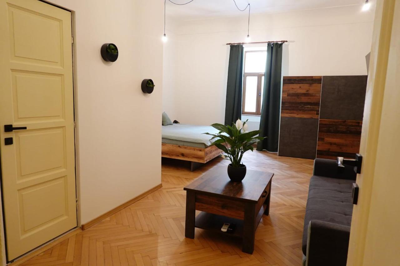 The Industrique Home - 3 Bedroom Apartment Timisoara Exterior photo
