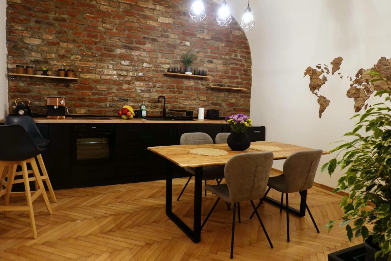 The Industrique Home - 3 Bedroom Apartment Timisoara Exterior photo
