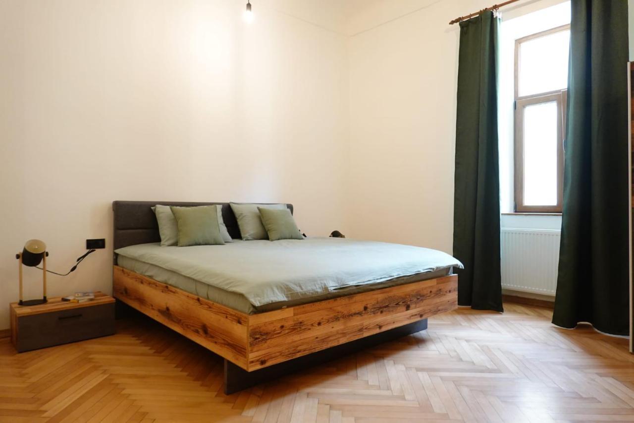 The Industrique Home - 3 Bedroom Apartment Timisoara Exterior photo