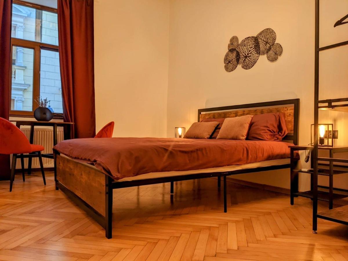 The Industrique Home - 3 Bedroom Apartment Timisoara Exterior photo